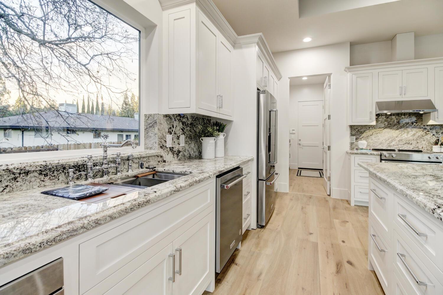 5500 Oakbrooke Court