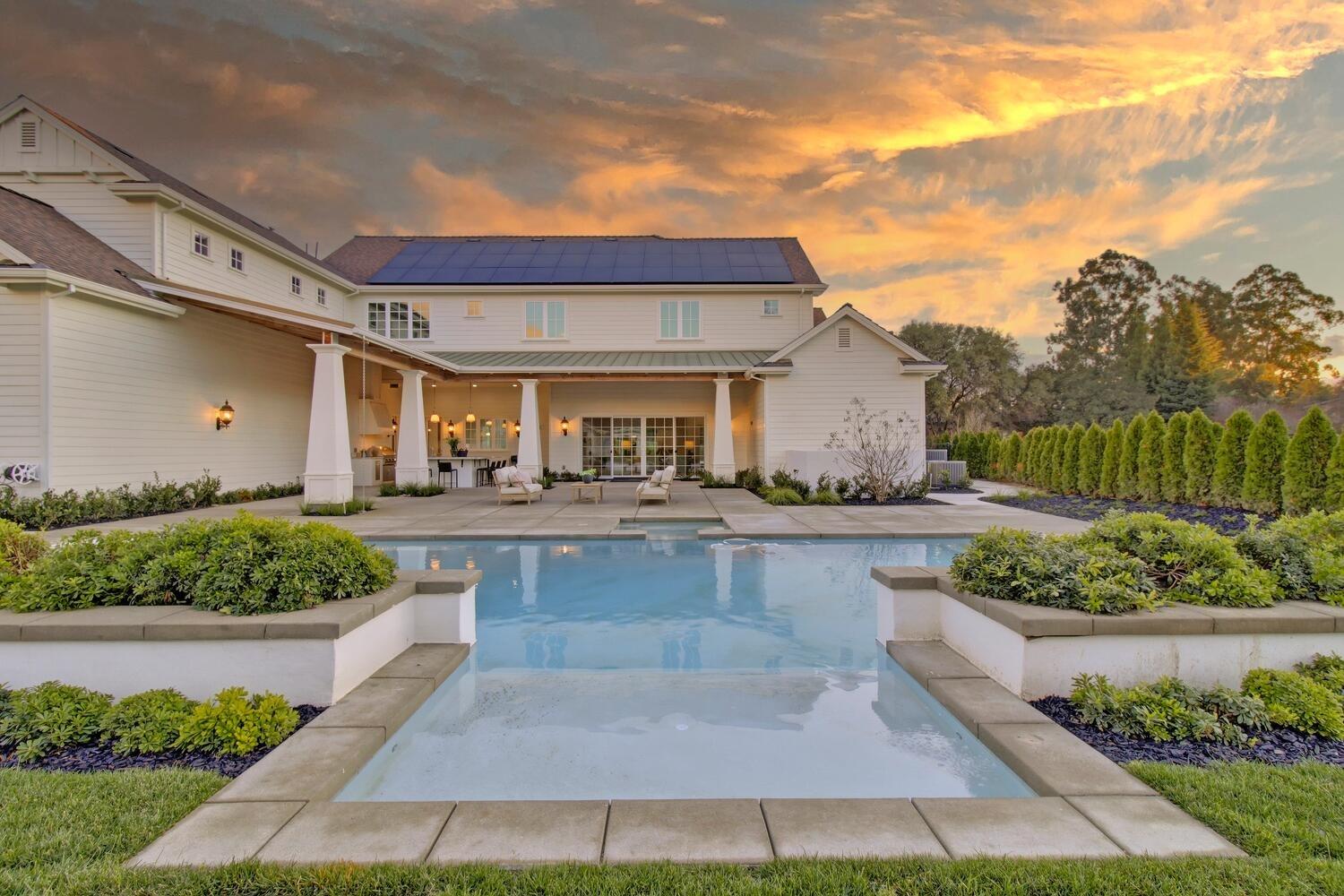 5500 Oakbrooke Court