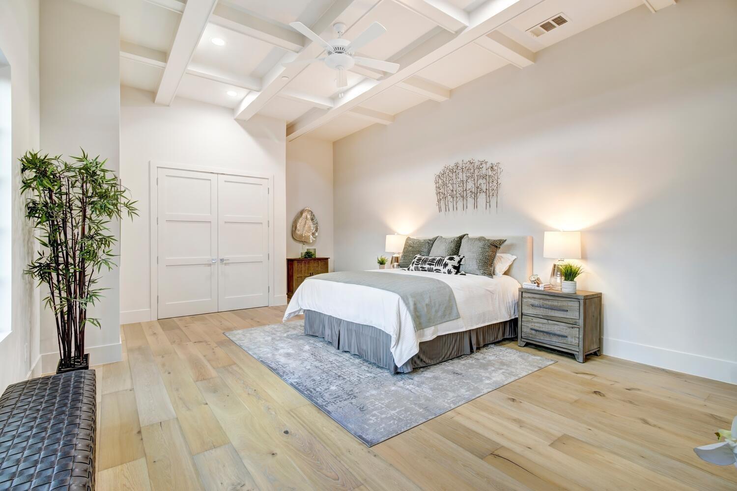 5500 Oakbrooke Court