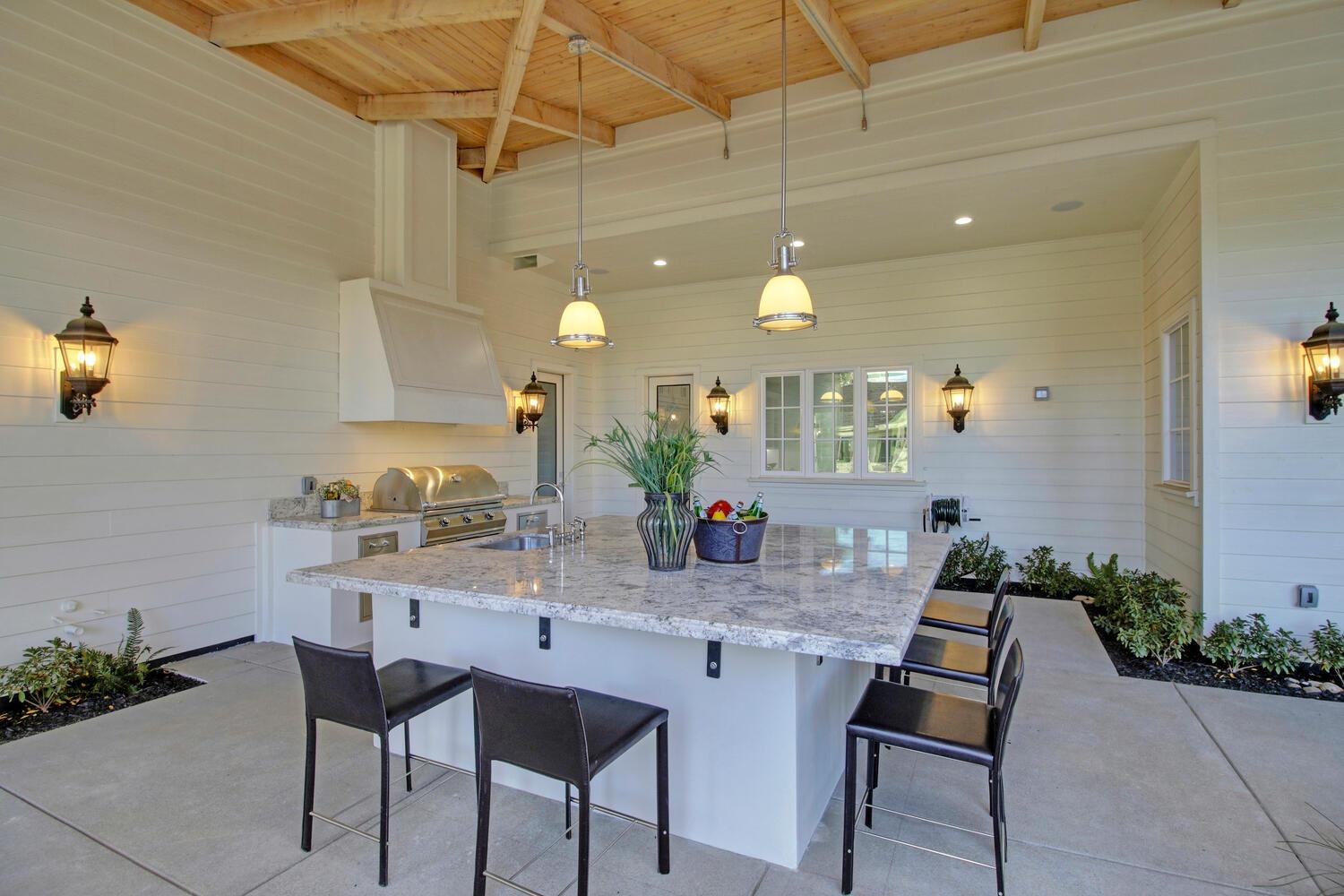 5500 Oakbrooke Court