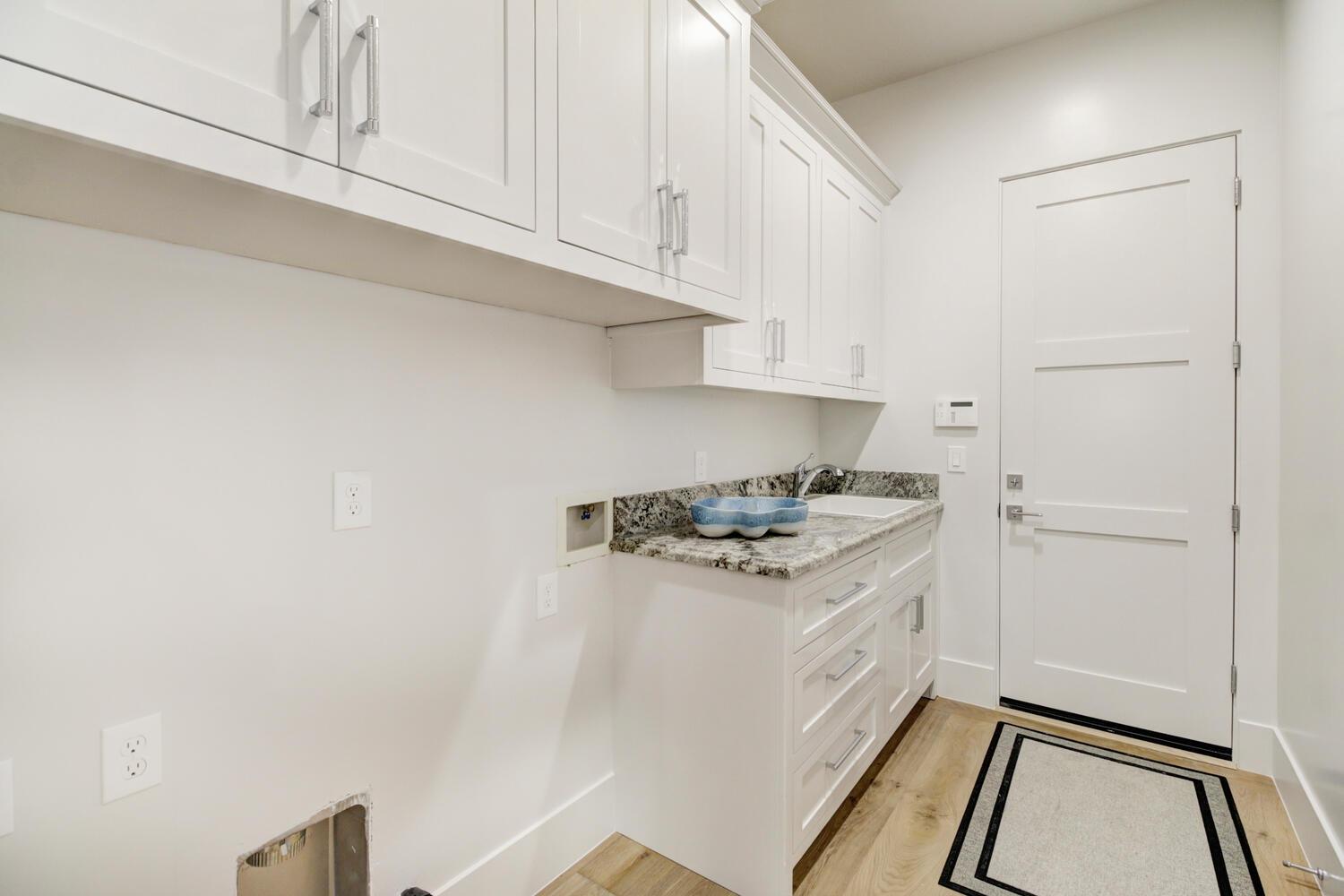 5500 Oakbrooke Court