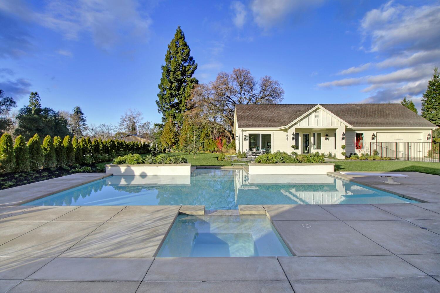 5500 Oakbrooke Court