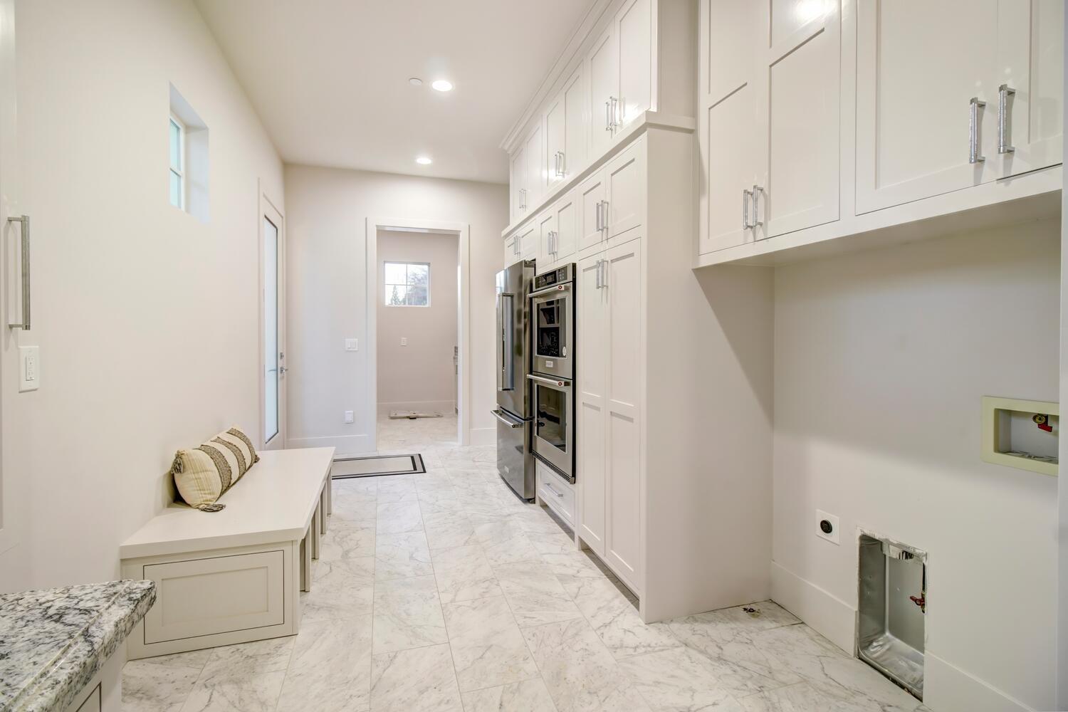 5500 Oakbrooke Court