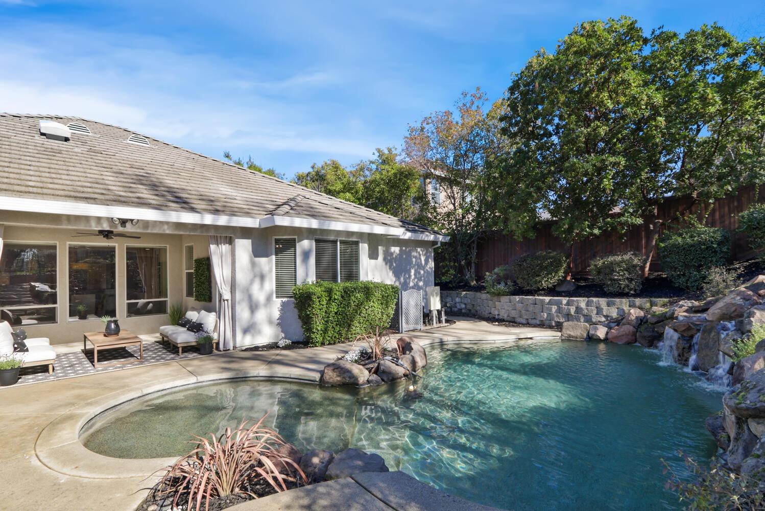 6101 Lockridge Drive