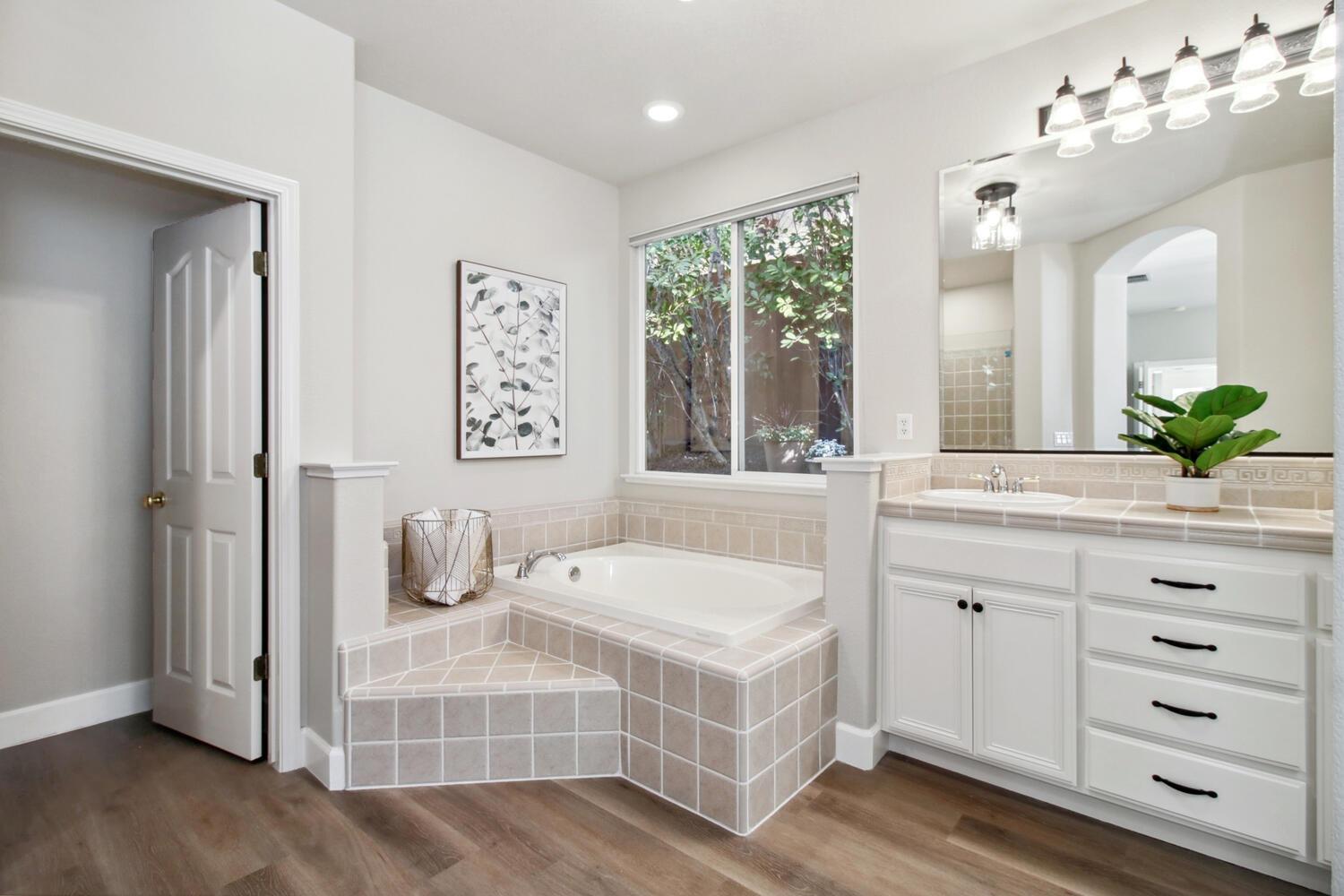 6101 Lockridge Drive