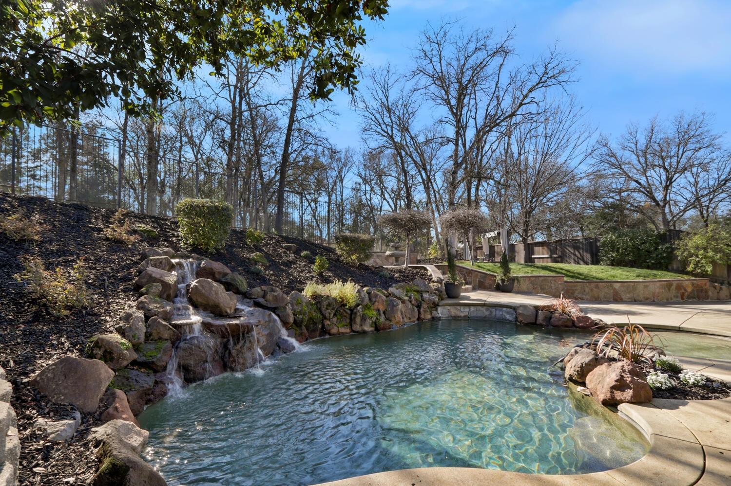 6101 Lockridge Drive