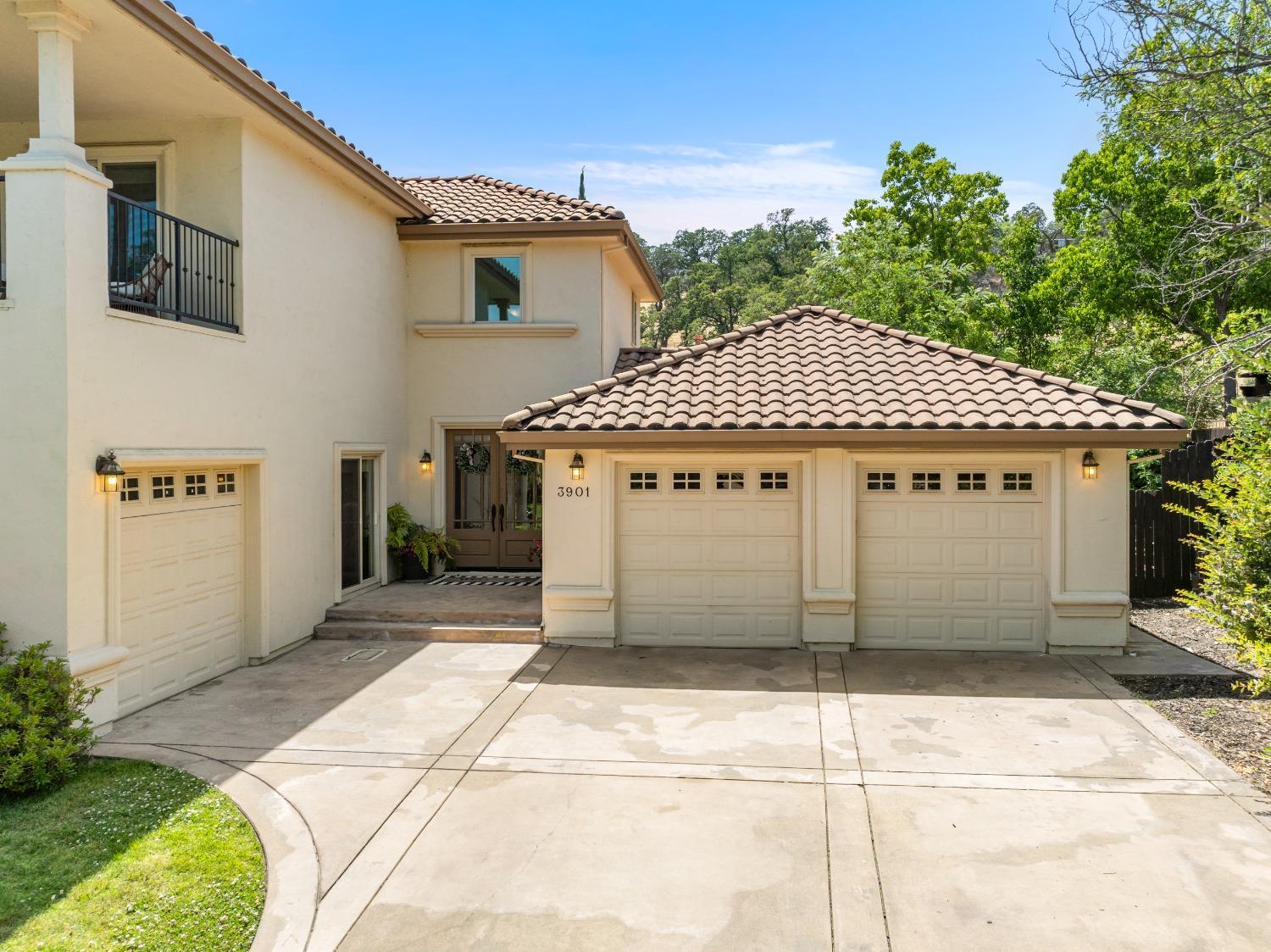 3901 Woodhouse Court