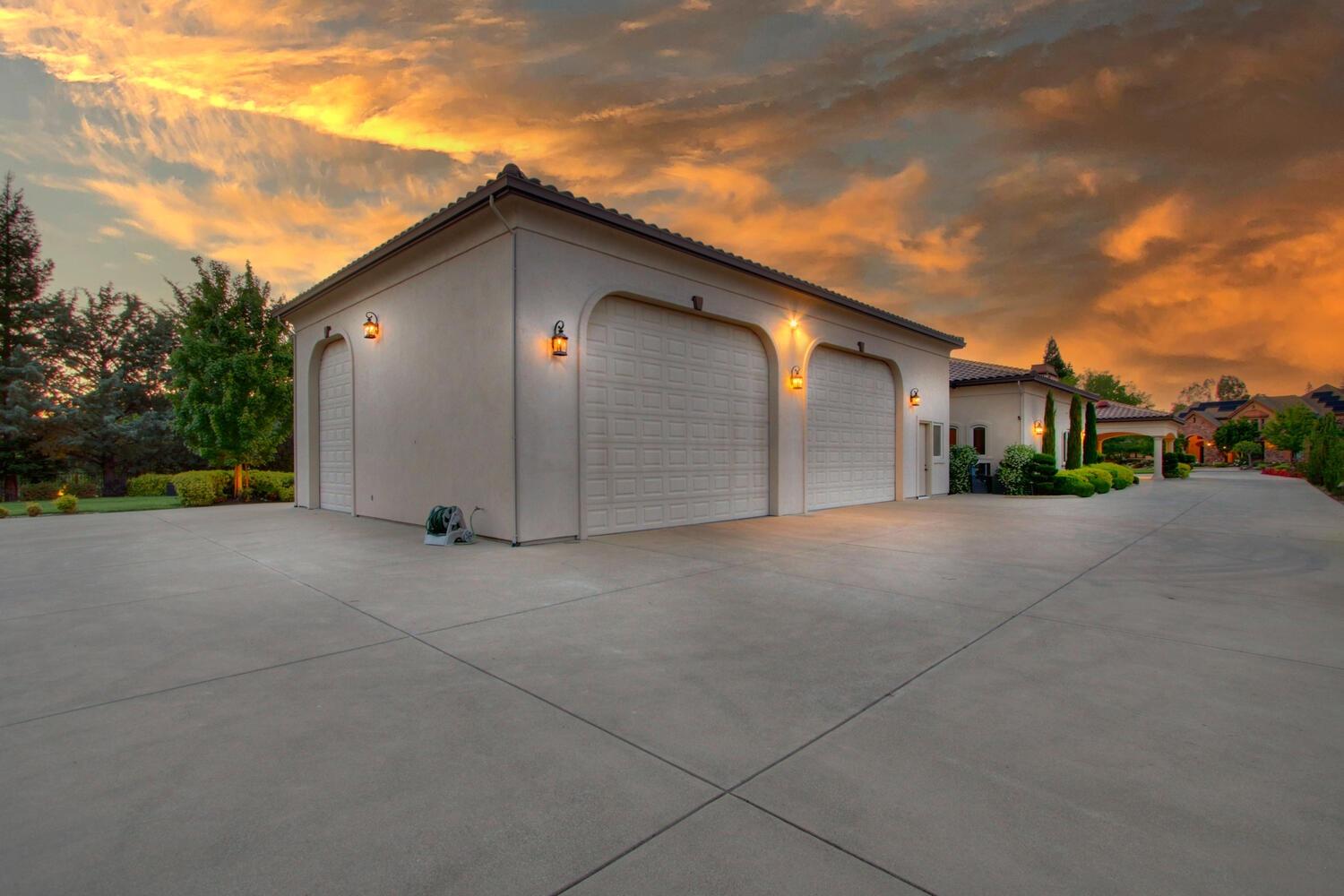 9210 Silverwood Court