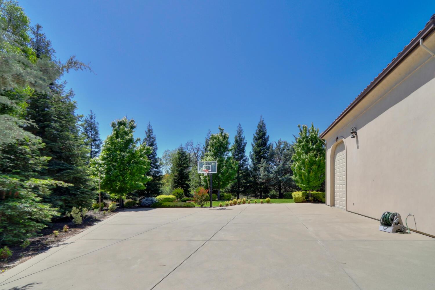 9210 Silverwood Court