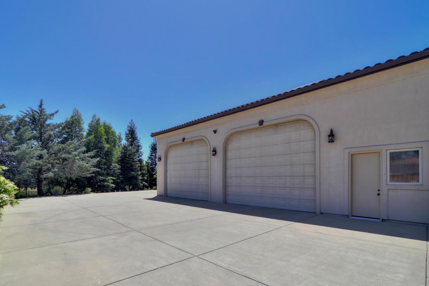 9210 Silverwood Court