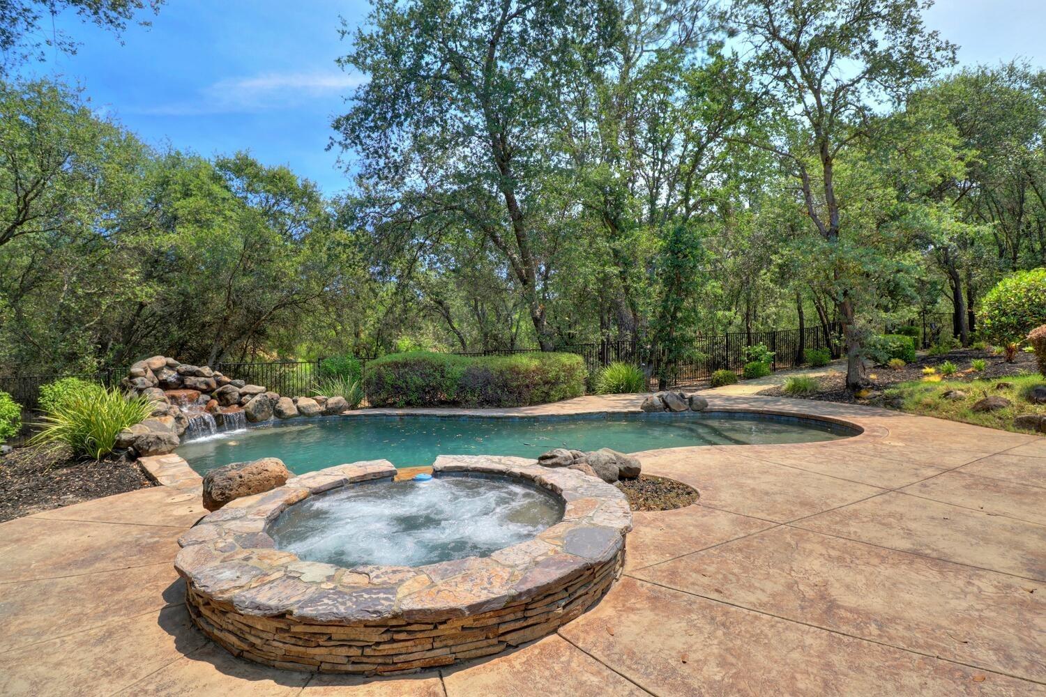 9162 Cedar Ridge Drive