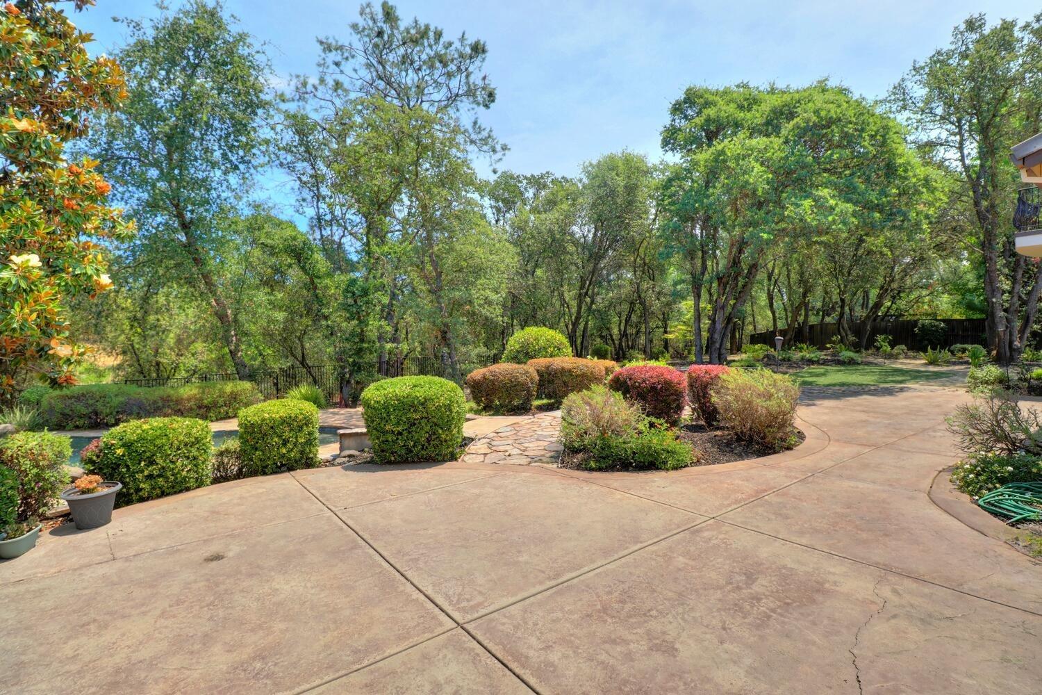 9162 Cedar Ridge Drive