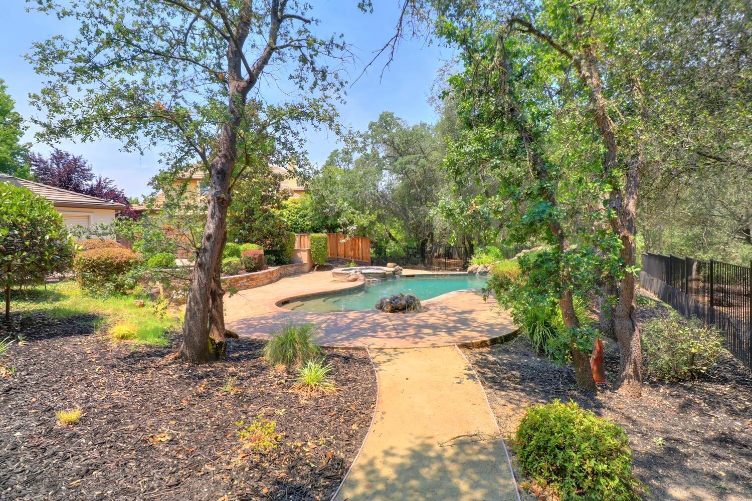 9162 Cedar Ridge Drive