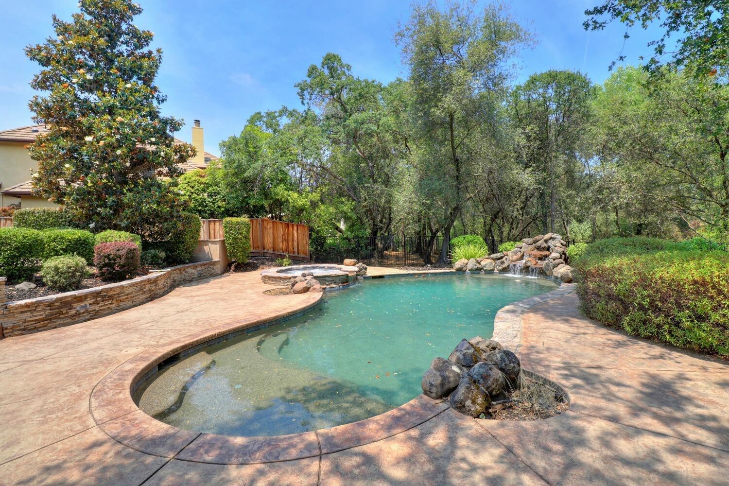 9162 Cedar Ridge Drive