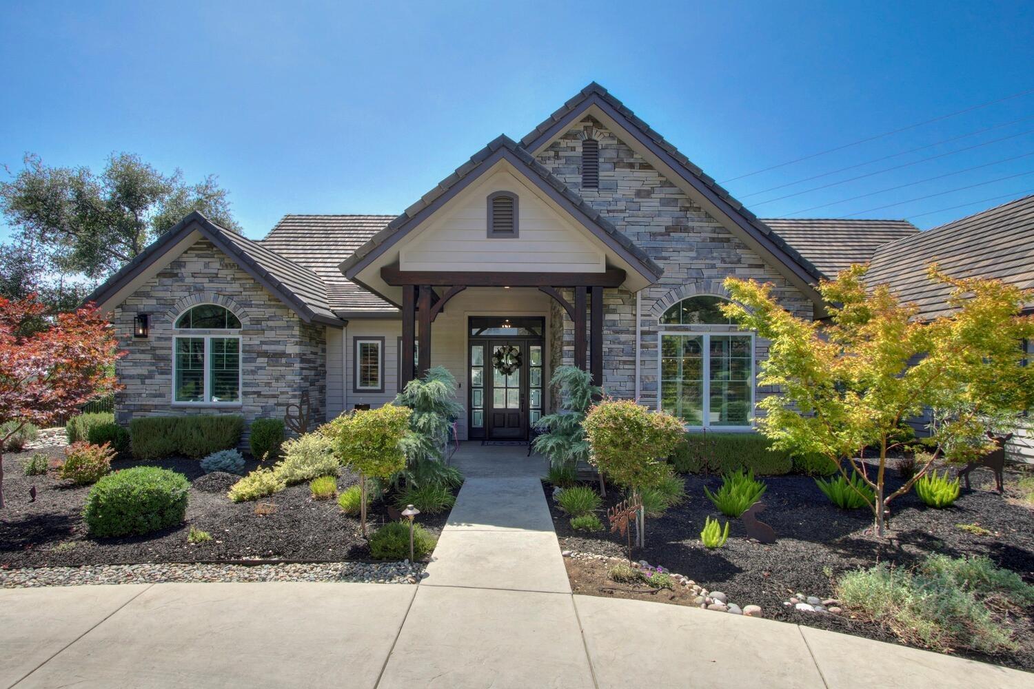 9325 S Los Lagos Circle