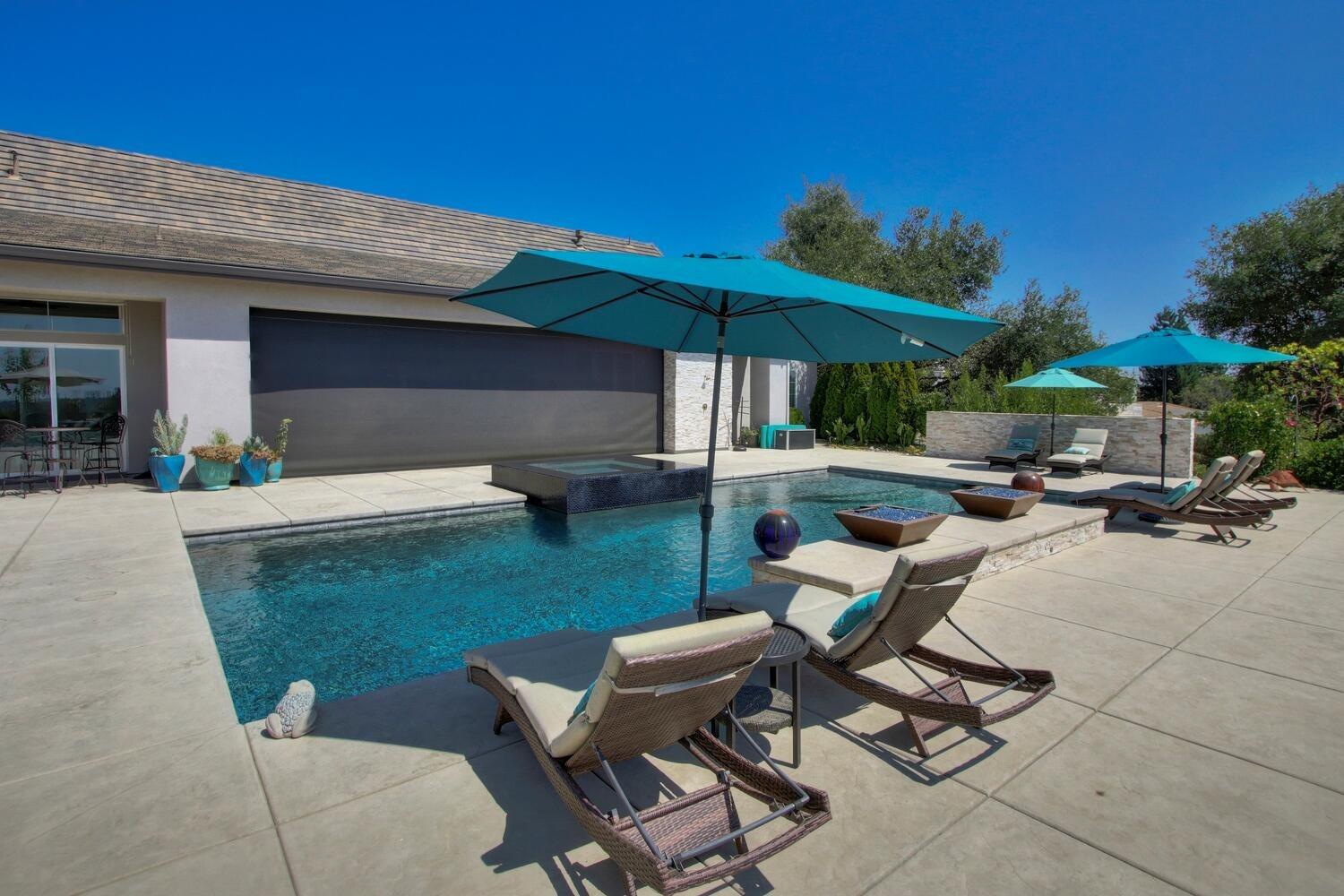 9325 S Los Lagos Circle