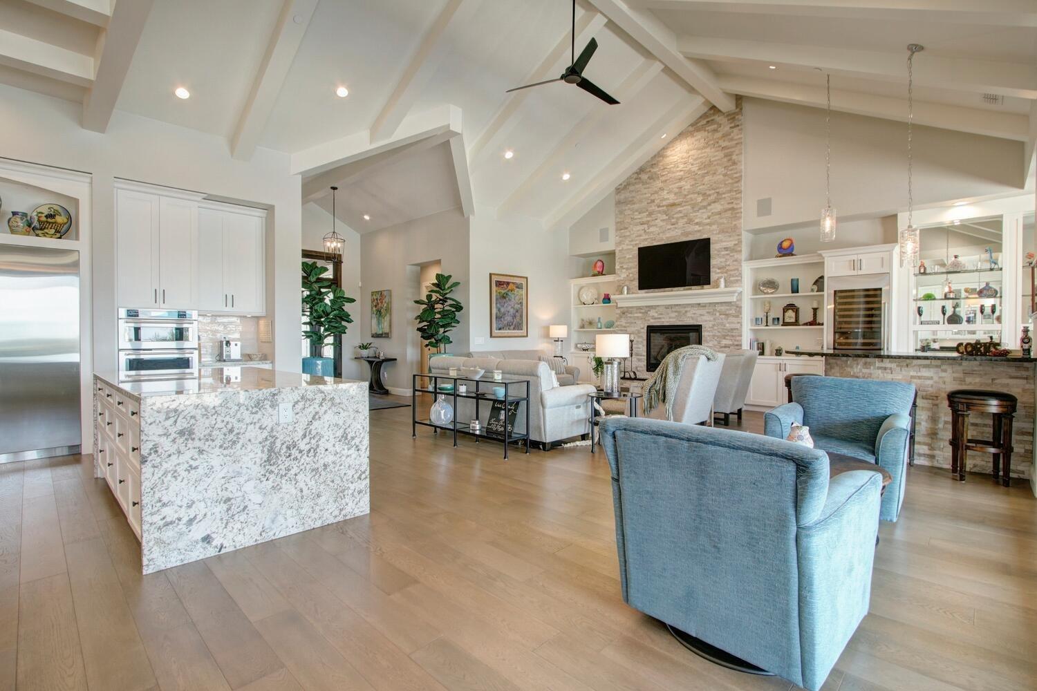 9325 S Los Lagos Circle