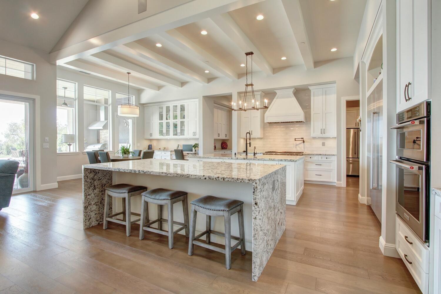 9325 S Los Lagos Circle