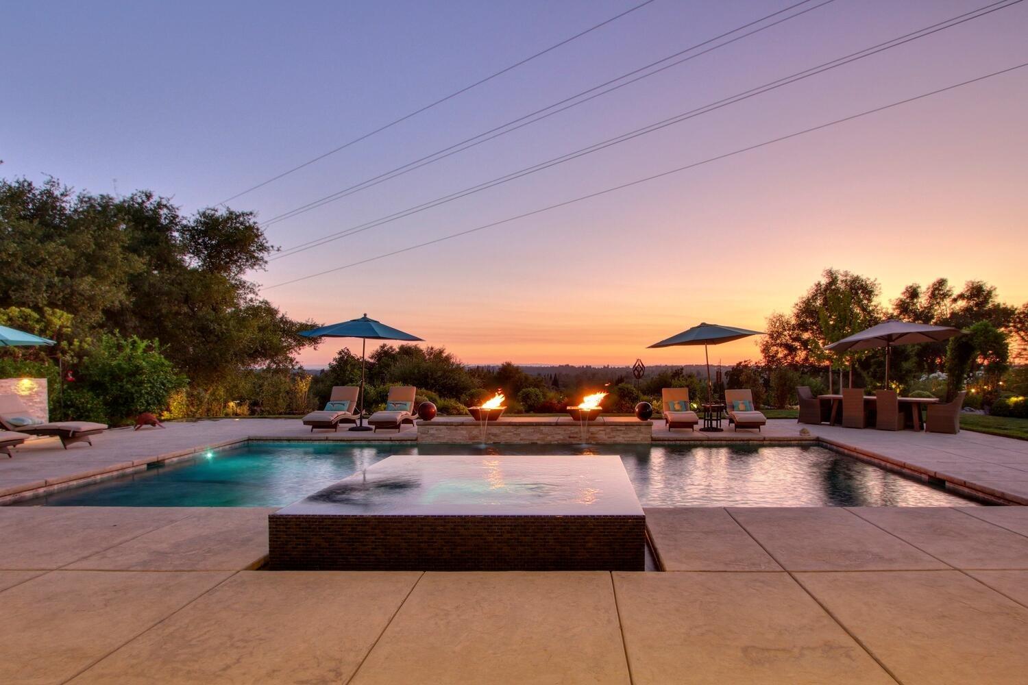 9325 S Los Lagos Circle