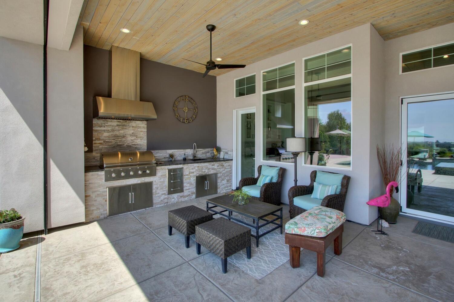 9325 S Los Lagos Circle