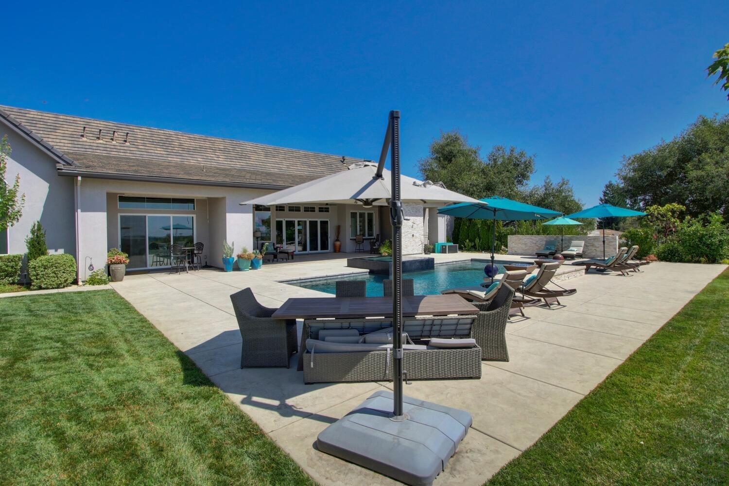 9325 S Los Lagos Circle