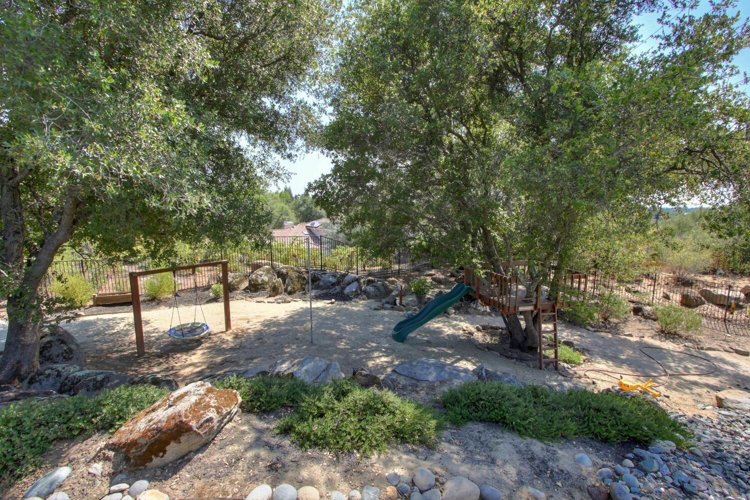 9325 S Los Lagos Circle