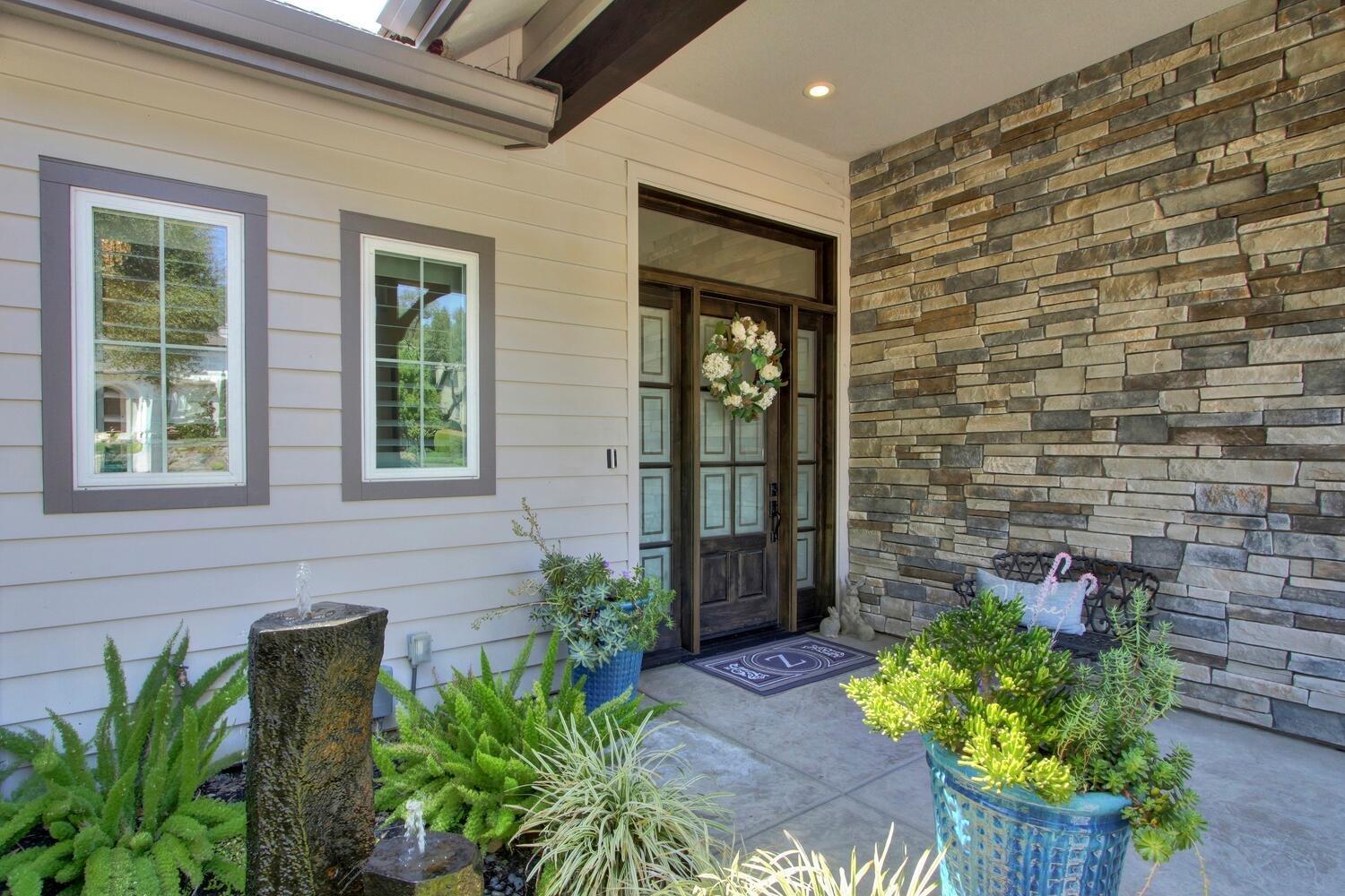 9325 S Los Lagos Circle