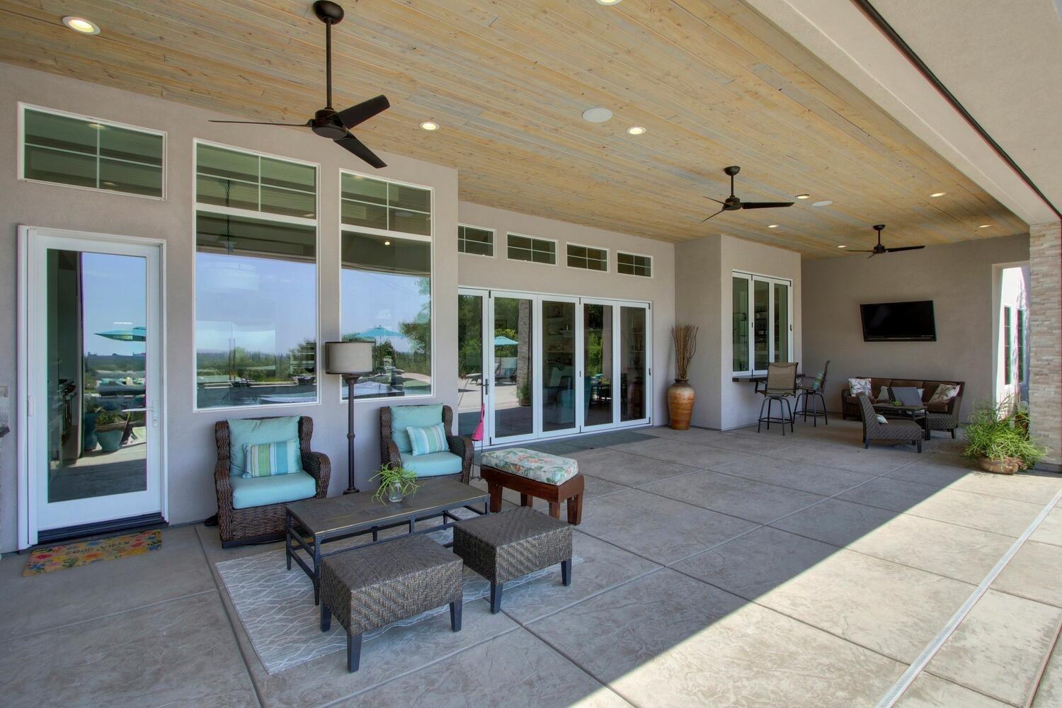 9325 S Los Lagos Circle