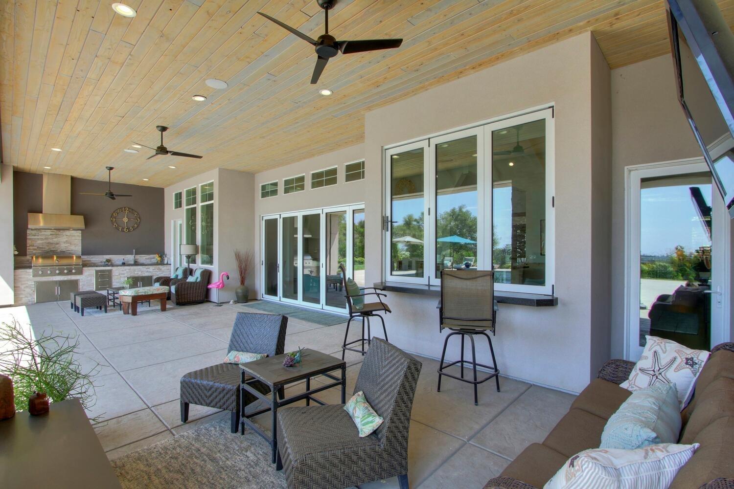 9325 S Los Lagos Circle