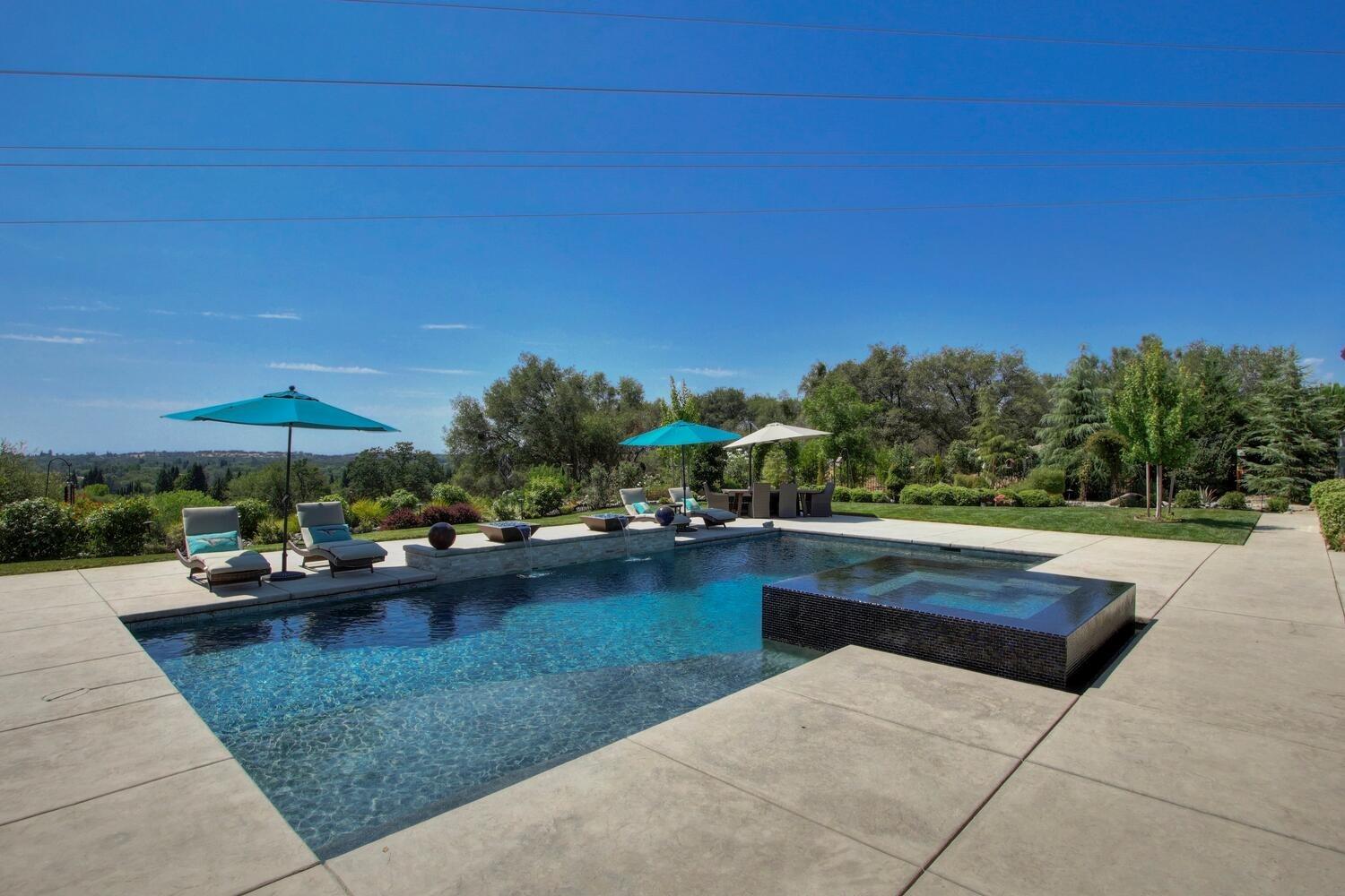 9325 S Los Lagos Circle