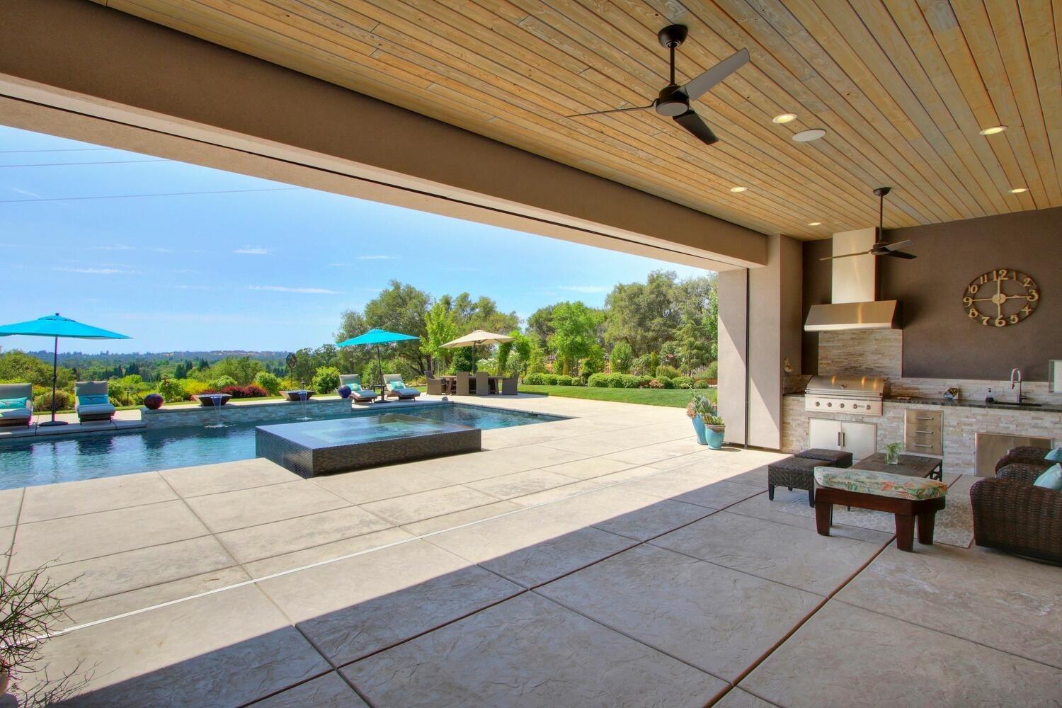 9325 S Los Lagos Circle