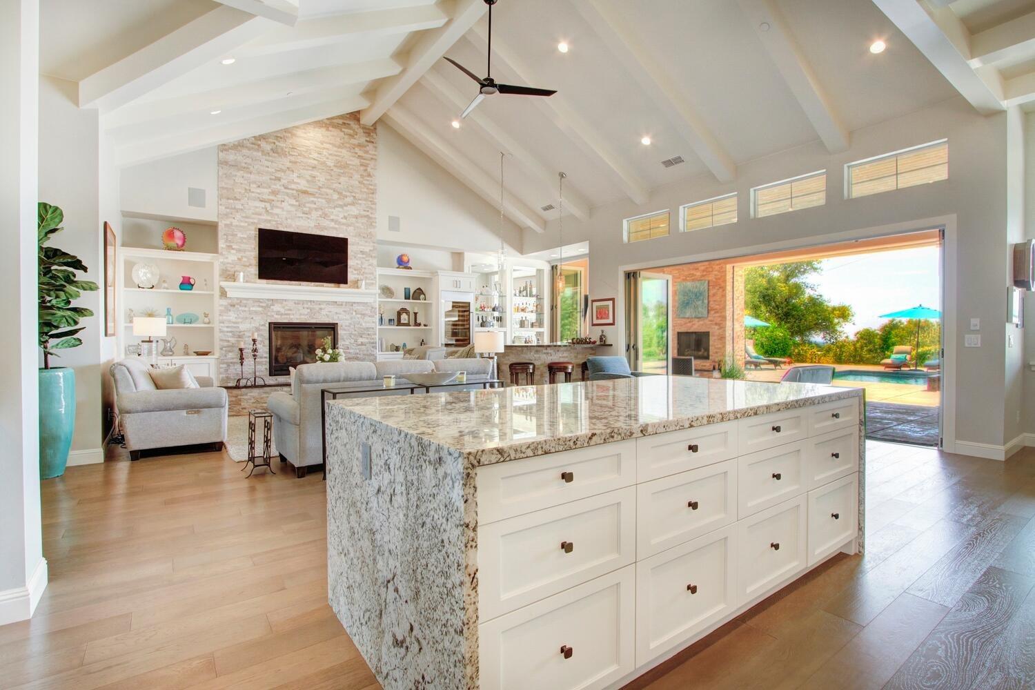 9325 S Los Lagos Circle