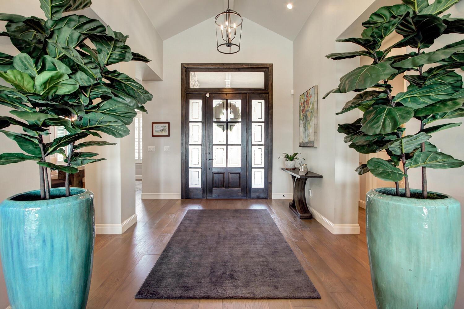 9325 S Los Lagos Circle