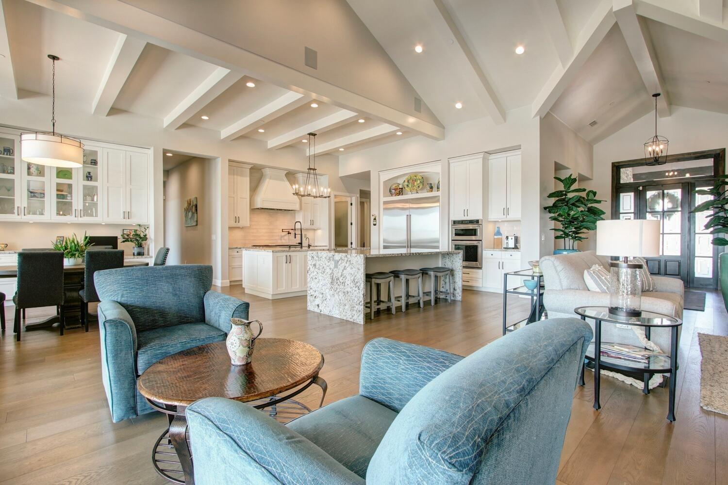 9325 S Los Lagos Circle