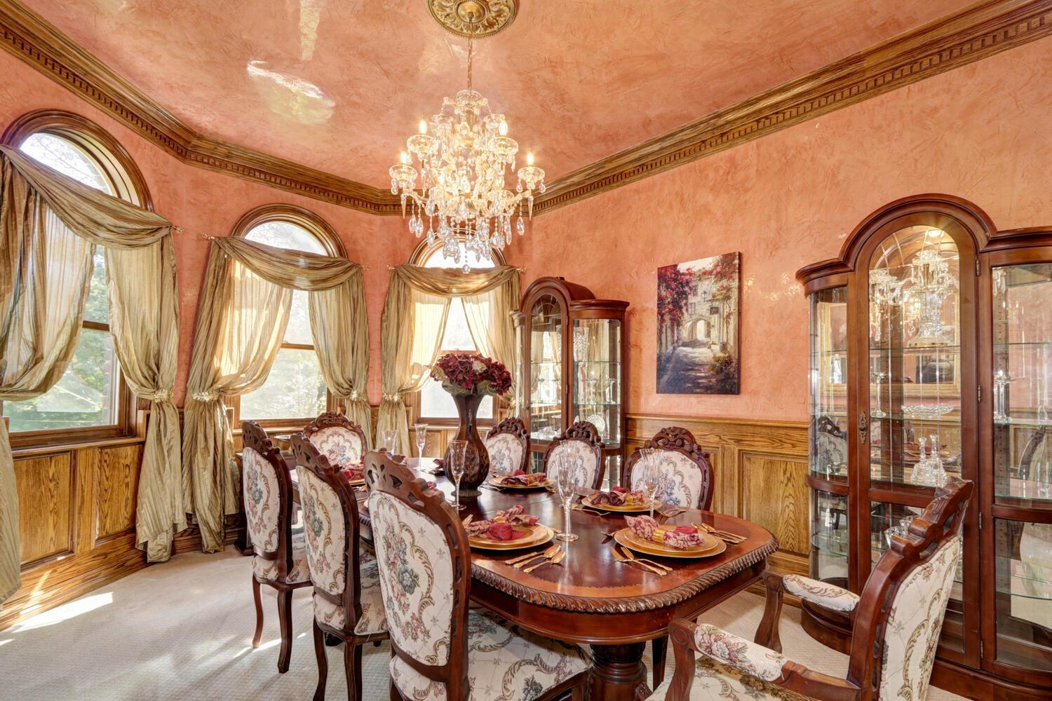 8600 Los Lagos Circle