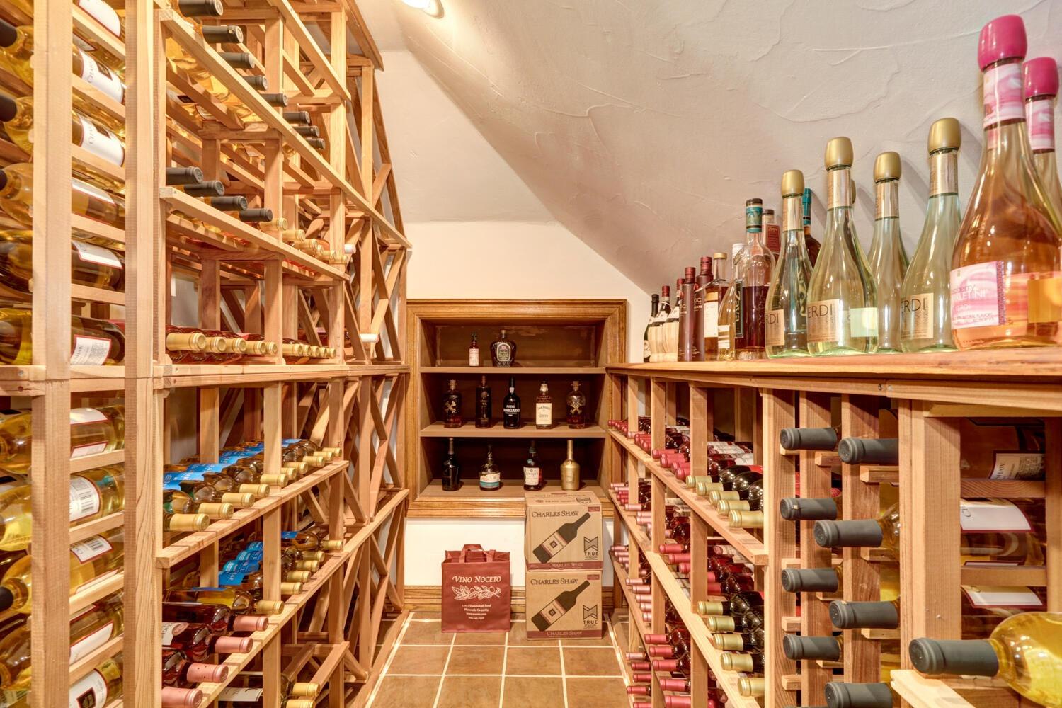 8600 Los Lagos Circle