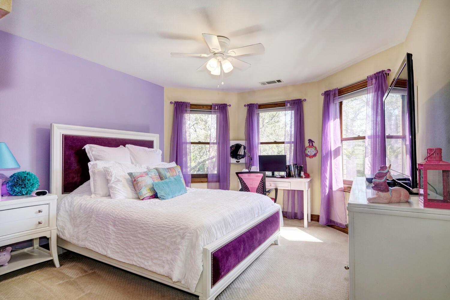 8600 Los Lagos Circle