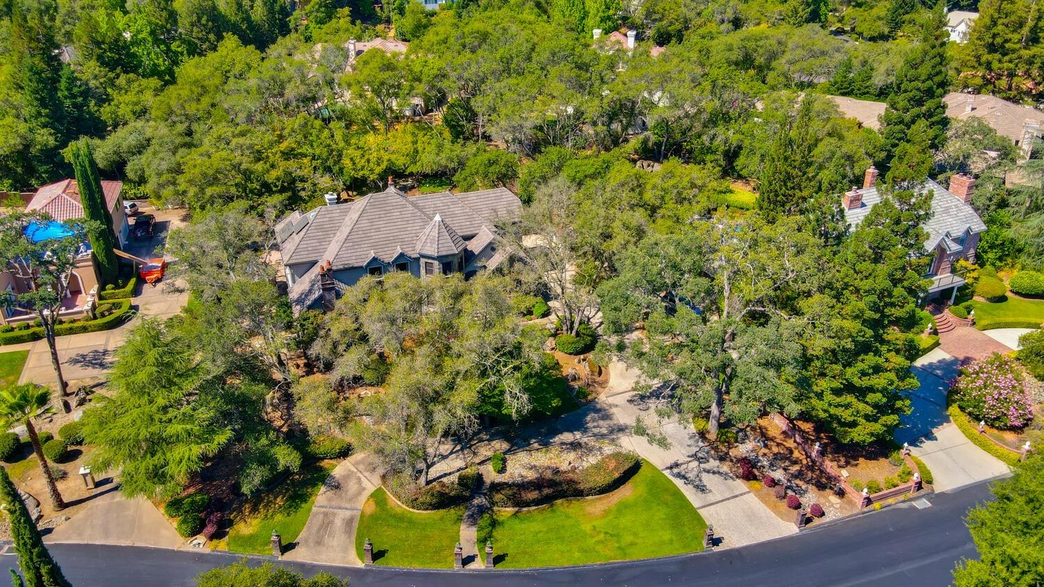 8600 Los Lagos Circle