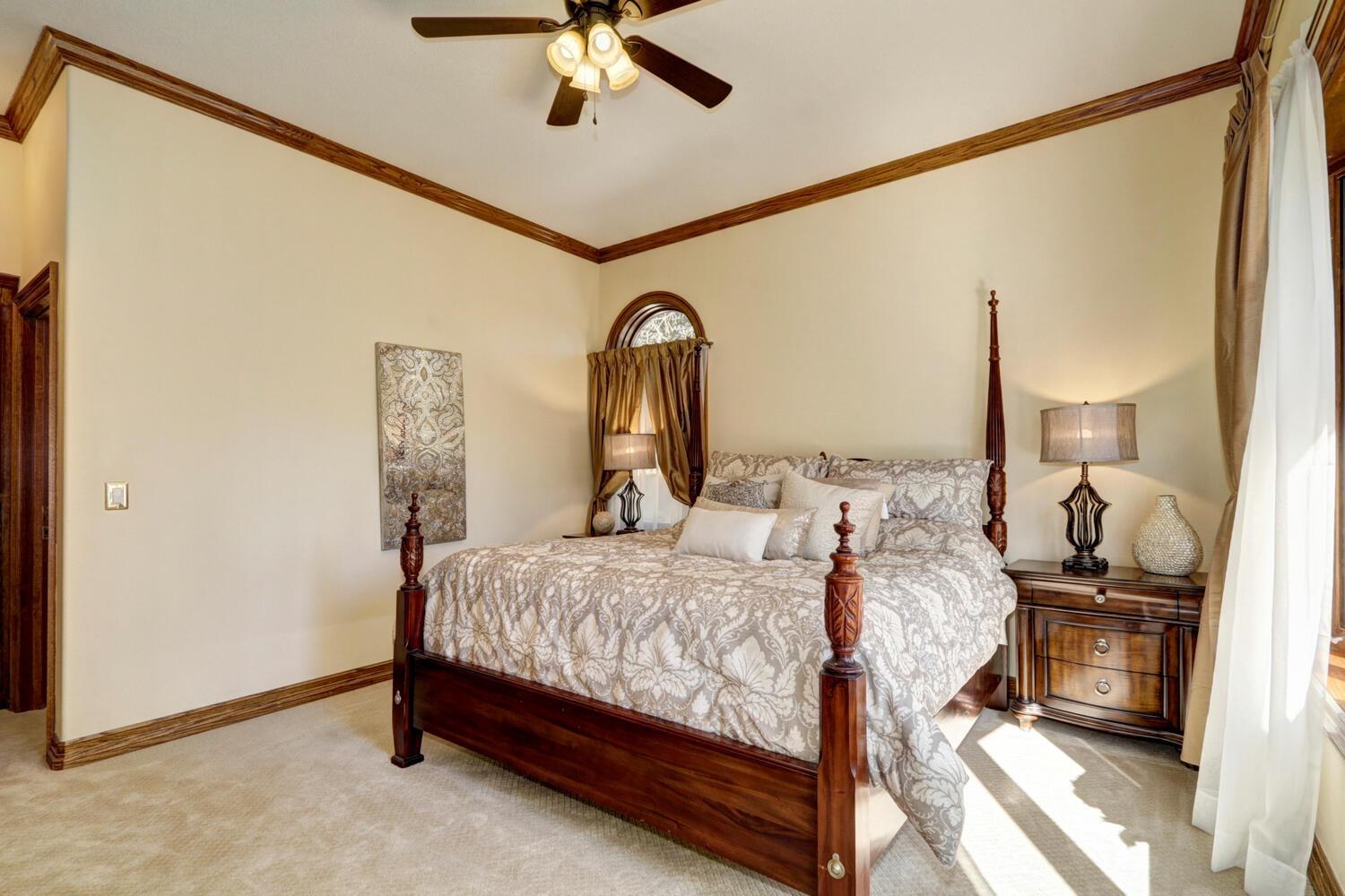 8600 Los Lagos Circle