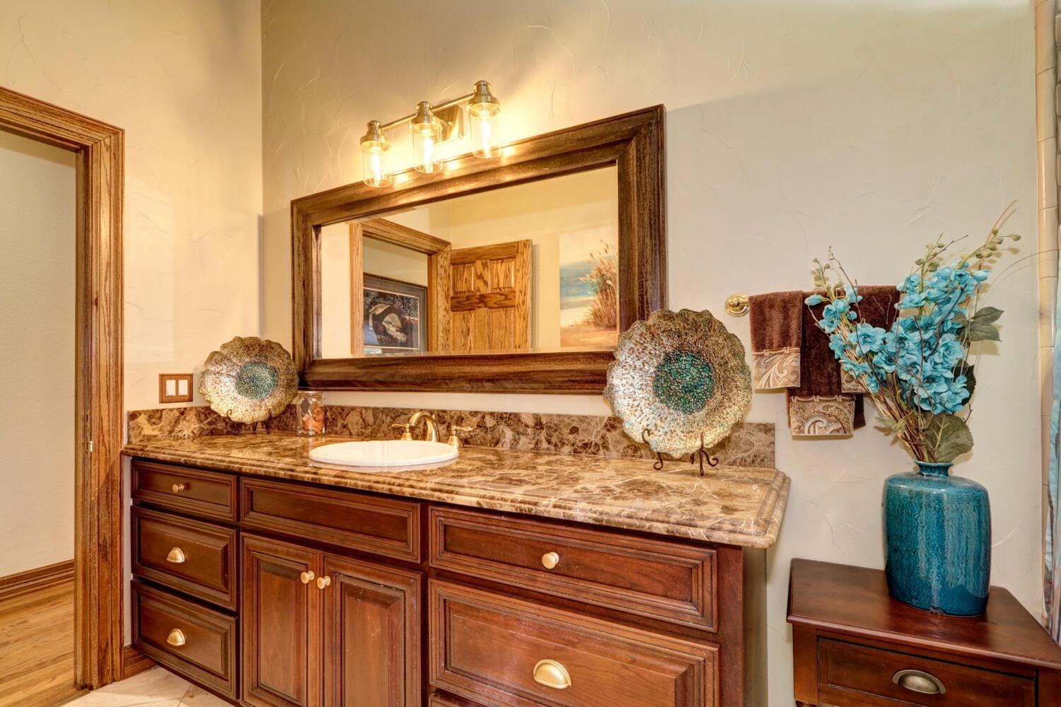 8600 Los Lagos Circle