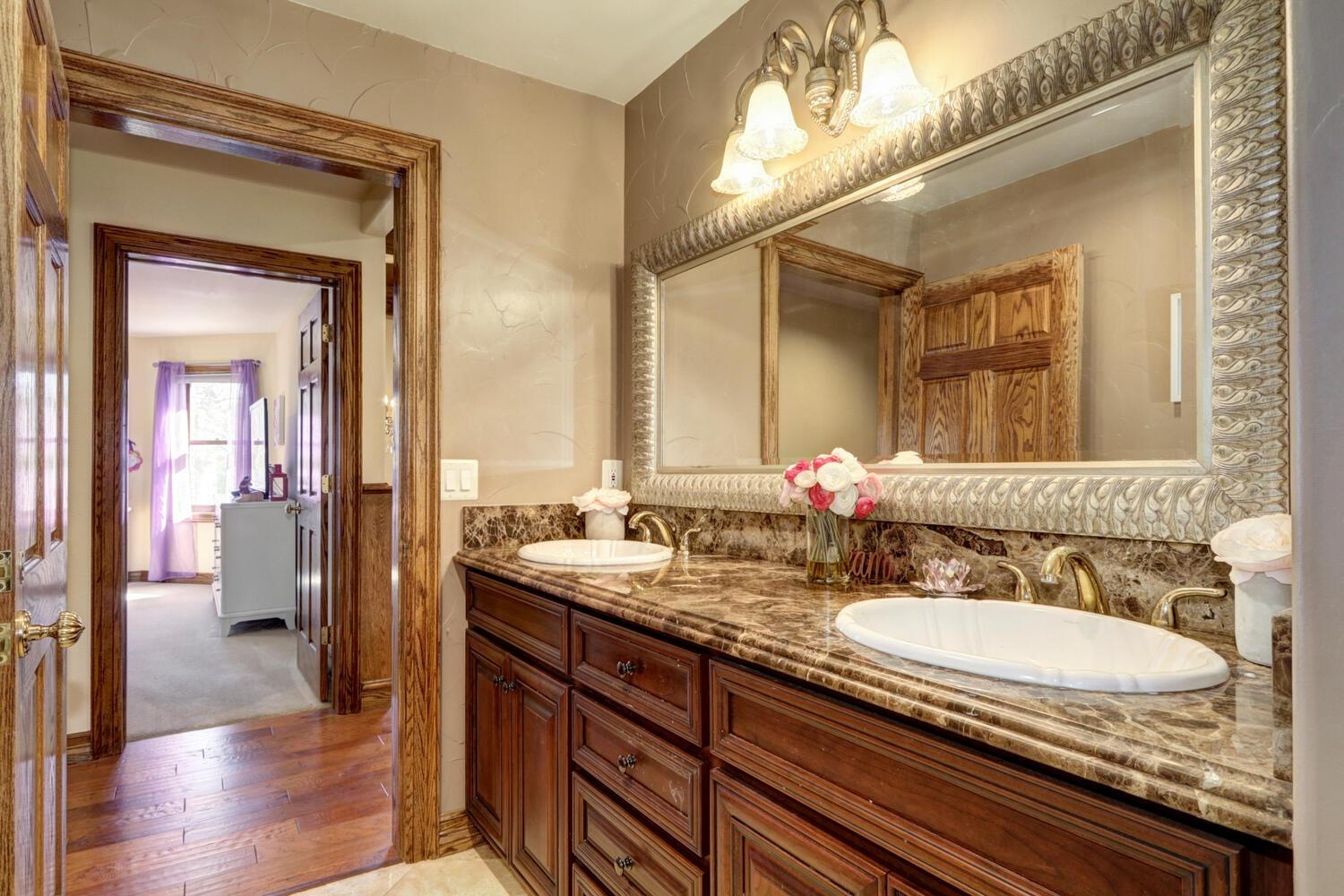 8600 Los Lagos Circle