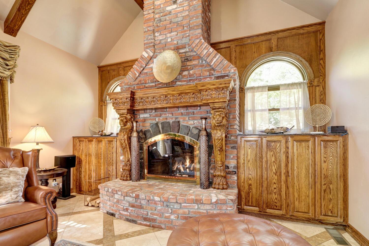 8600 Los Lagos Circle