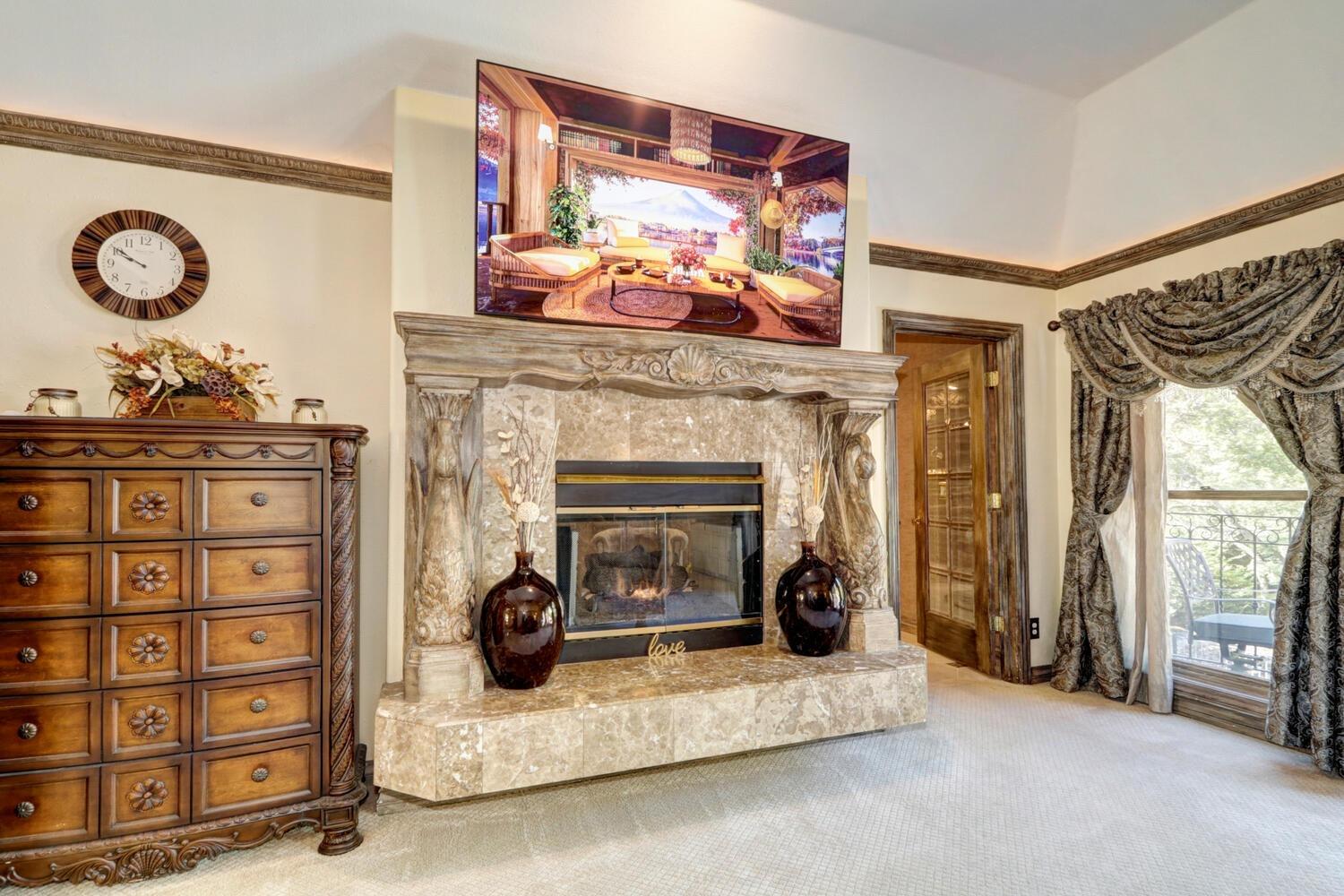 8600 Los Lagos Circle