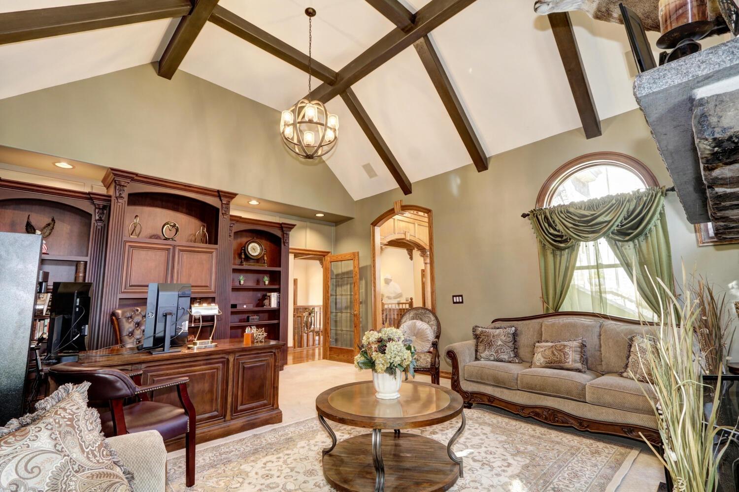 8600 Los Lagos Circle