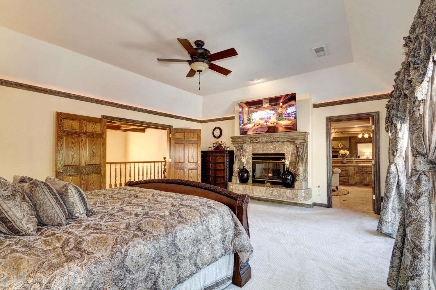 8600 Los Lagos Circle