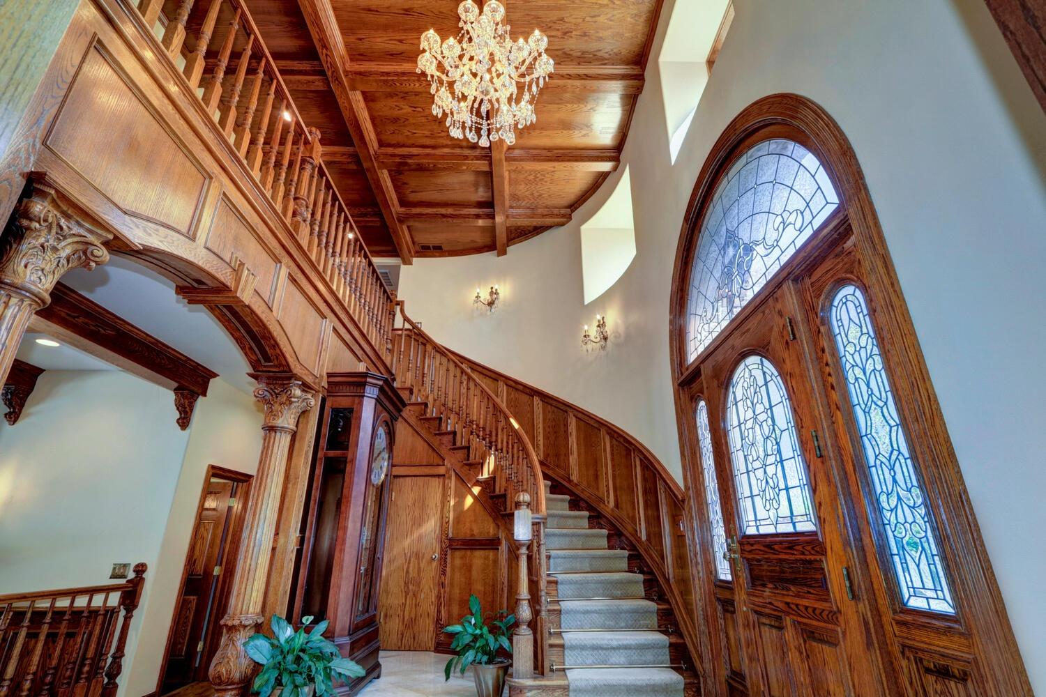 8600 Los Lagos Circle