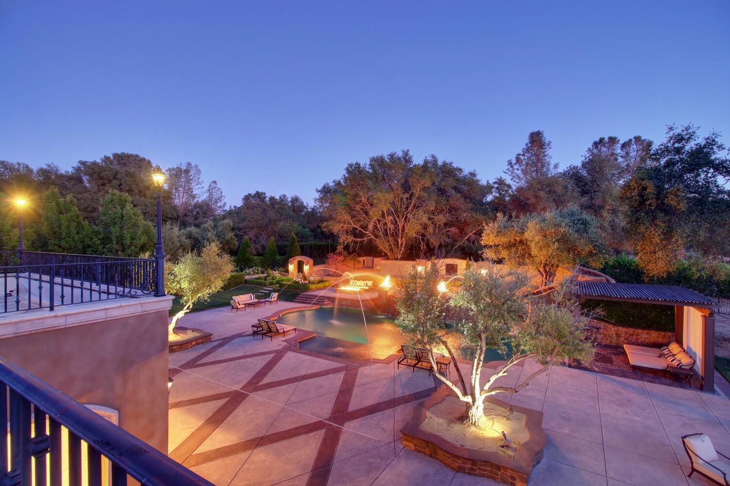 6215 Ruscada Court
