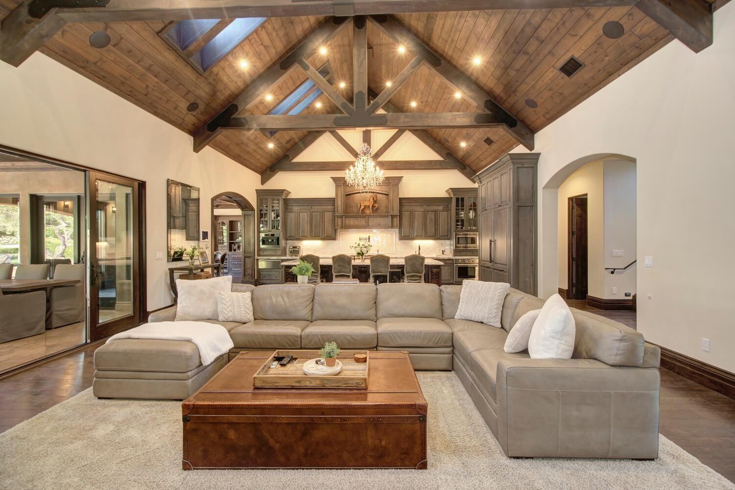 6215 Ruscada Court