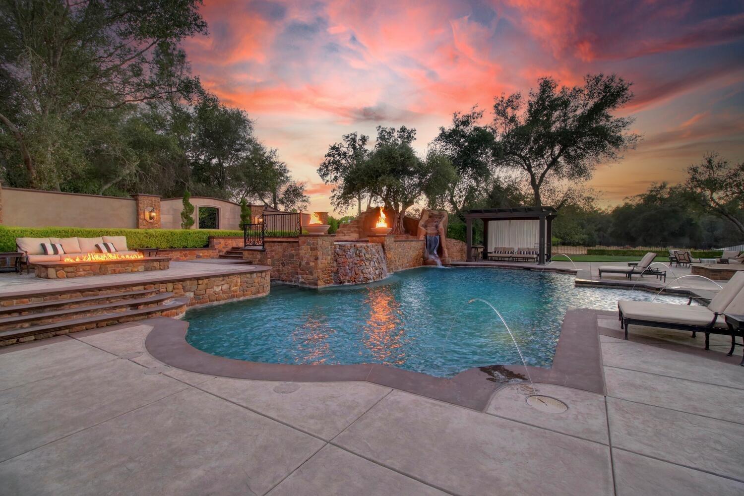 6215 Ruscada Court