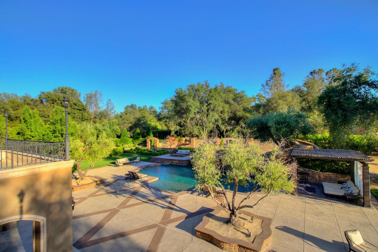 6215 Ruscada Court